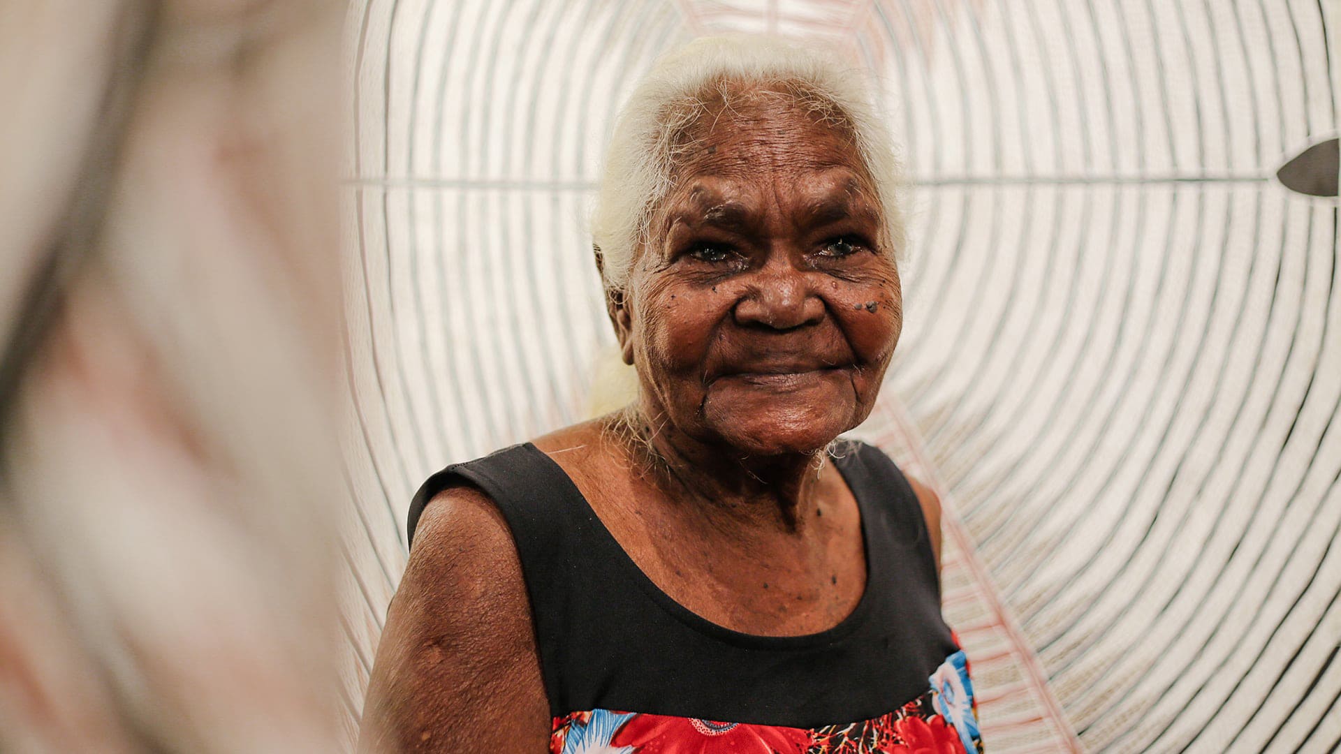 Bark-Ladies-2 Yolŋu women and bark painting